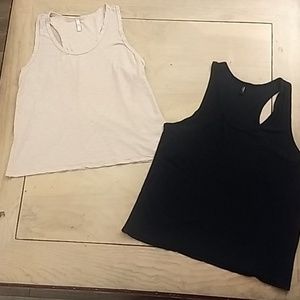 Michelle by Comune bundle of cotton tanks (2l